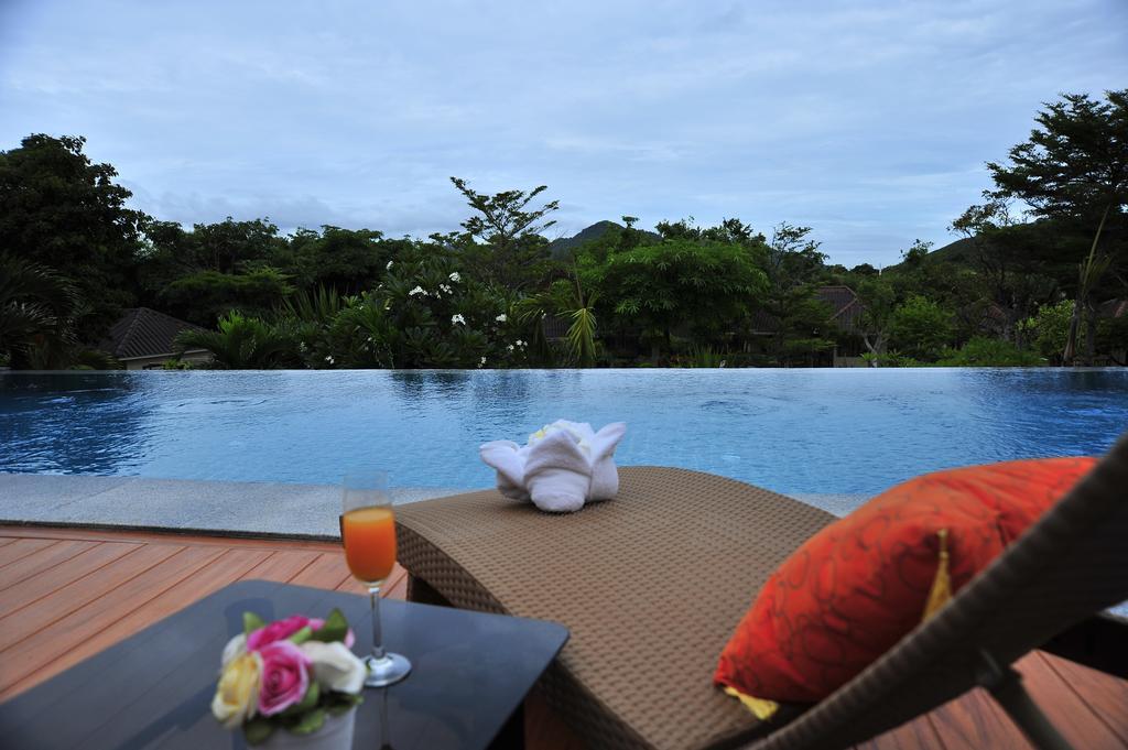 Dusit Talai Resort Nong Nam Daeng Exterior foto