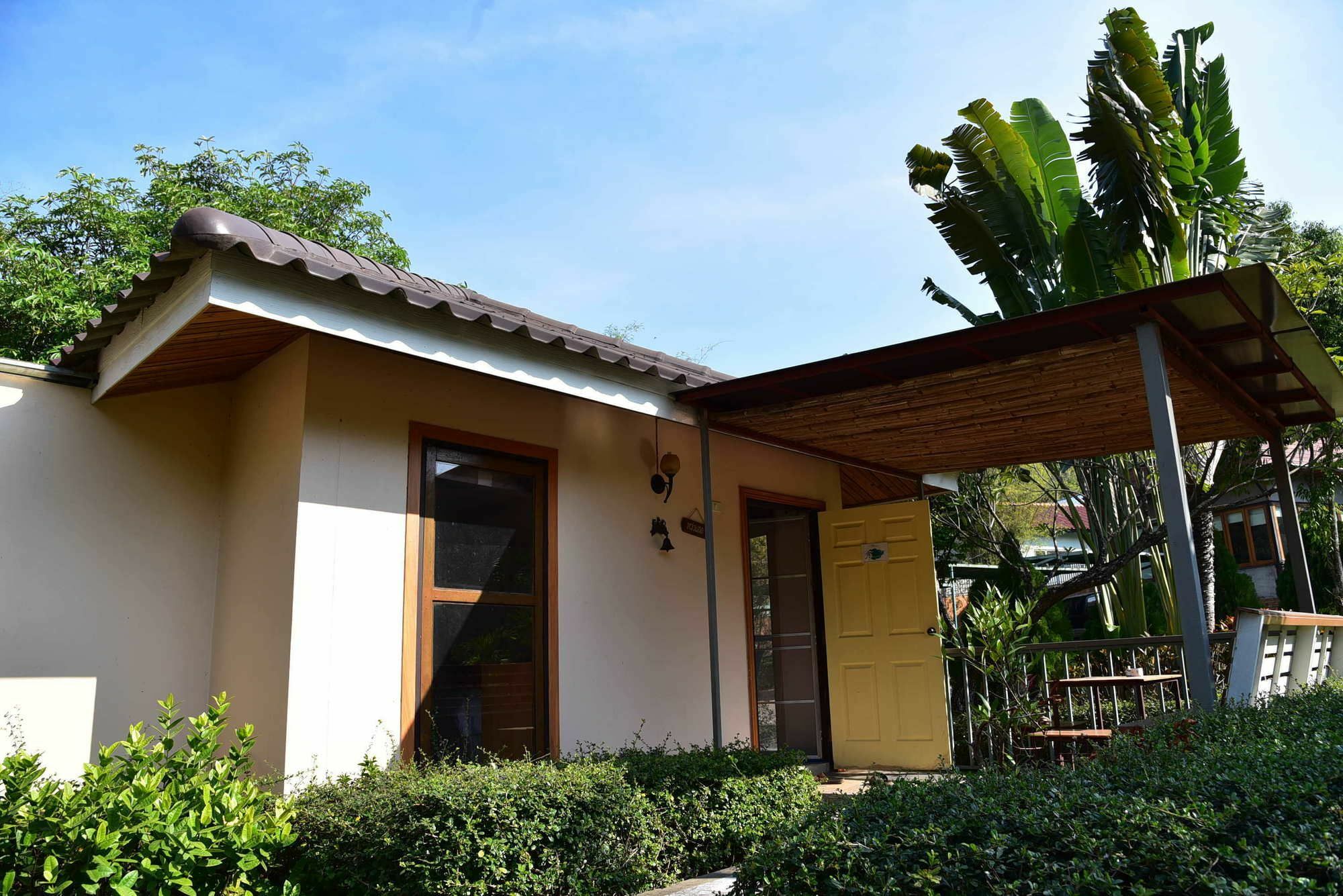 Dusit Talai Resort Nong Nam Daeng Exterior foto